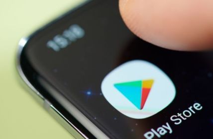 Google ermöglicht weiterhin Download von Pilot-Apps auf Google (Foto: Google Play ermöglicht weiterhin den Download von Apps im Rahmen eines Pilotprojekts(AdobeStock_416300397_PixieMe))